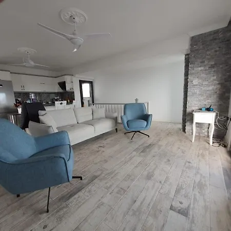 Tranquil Seaview With Private Pool In דירה *