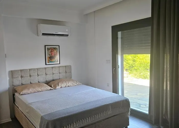 Tranquil Seaview With Private Pool In Appartement *