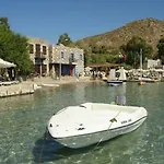 아파트 Tranquil Seaview With Private Pool In *