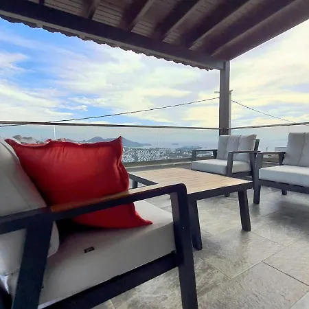 Tranquil Seaview With Private Pool In アパート