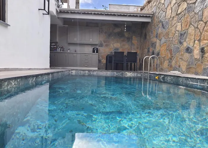 Apartmán Tranquil Seaview With Private Pool In *